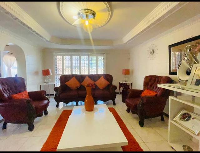 7 BEDROOM HOUSE FOR SALE IN NEW STATE AREA